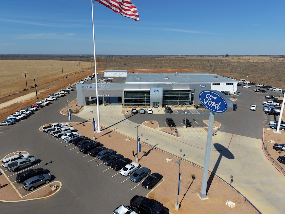 Ford Dealer Near Me in Three Rivers, TX
