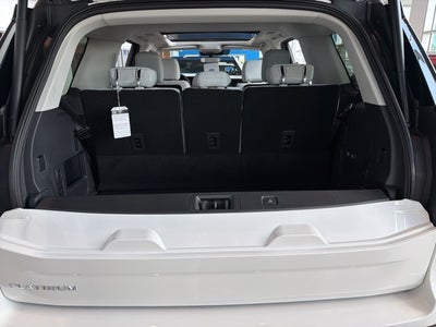 2025 Ford Expedition Platinum®