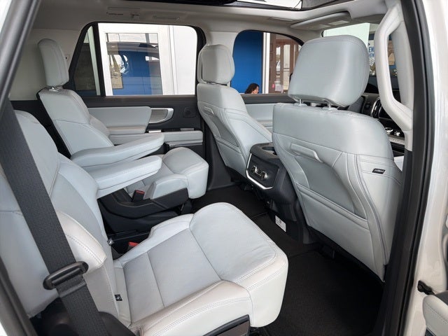 2025 Ford Expedition Platinum®