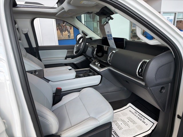 2025 Ford Expedition Platinum®