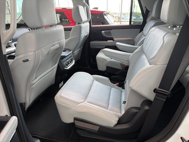 2025 Ford Expedition Platinum®