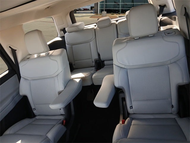 2025 Ford Expedition Platinum®