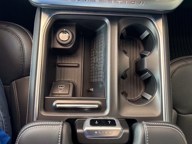 2025 Ford Expedition Platinum®