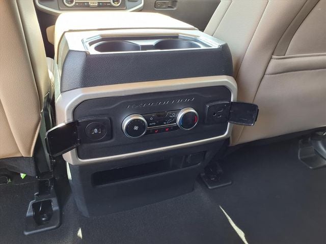 2024 Ford Expedition Base