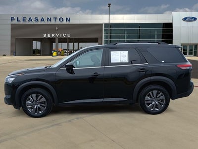2025 Nissan Pathfinder SV