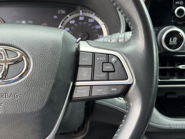 2023 Toyota Highlander Base