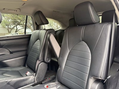 2023 Toyota Highlander Base