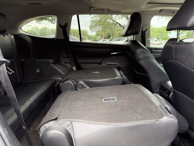 2023 Toyota Highlander Base