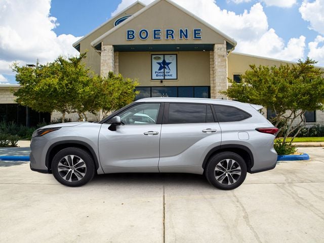 2023 Toyota Highlander Base