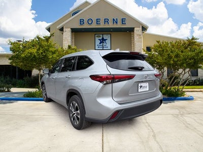 2023 Toyota Highlander Base