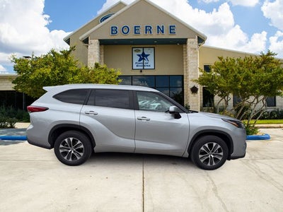 2023 Toyota Highlander Base