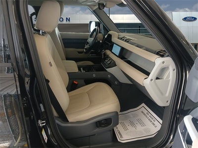 2022 Land Rover Defender 110 110 SE