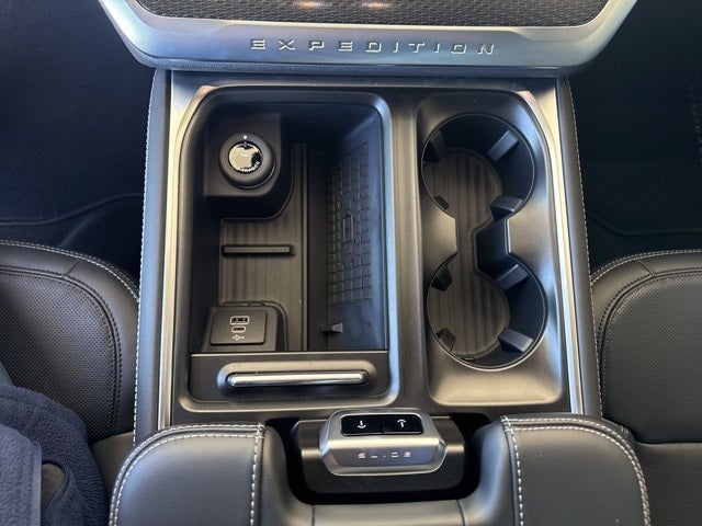 2025 Ford Expedition Platinum®