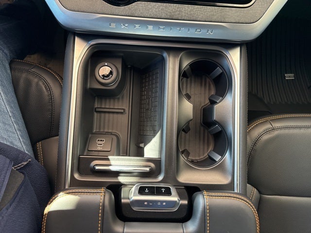 2025 Ford Expedition Base