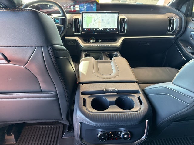 2025 Ford Expedition Base