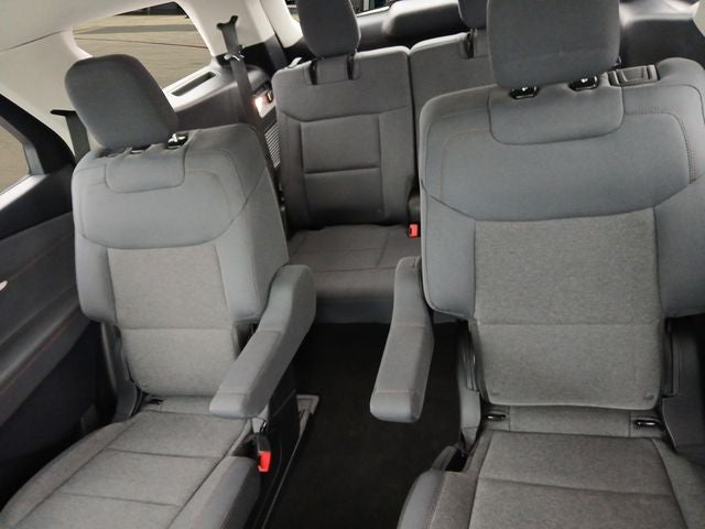 2025 Ford Explorer Base