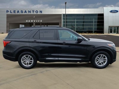 2025 Ford Explorer Base