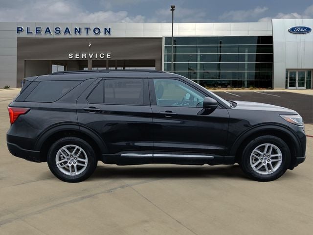 2025 Ford Explorer Base