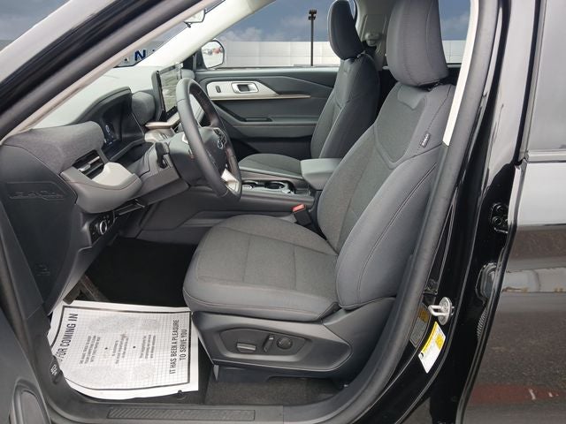 2025 Ford Explorer Base