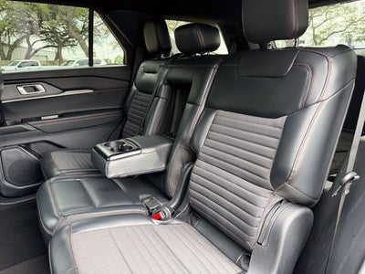 2025 Ford Explorer Base