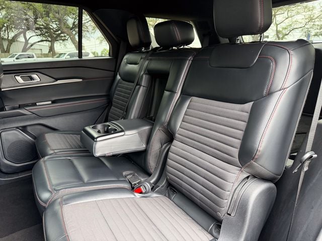 2025 Ford Explorer Base