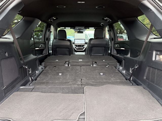2025 Ford Explorer Base