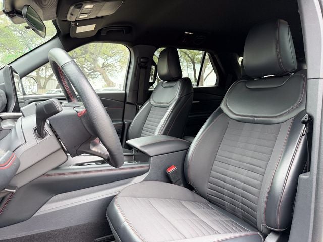 2025 Ford Explorer Base