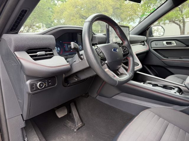 2025 Ford Explorer Base