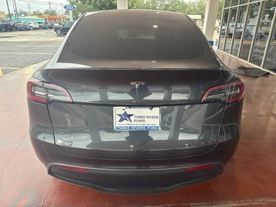 2024 Tesla Model Y Base