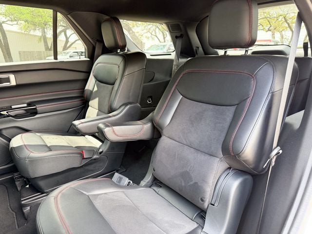 2024 Ford Explorer ST-Line