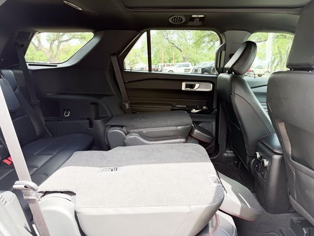 2024 Ford Explorer ST-Line