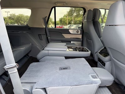 2024 Lincoln Navigator Black Label