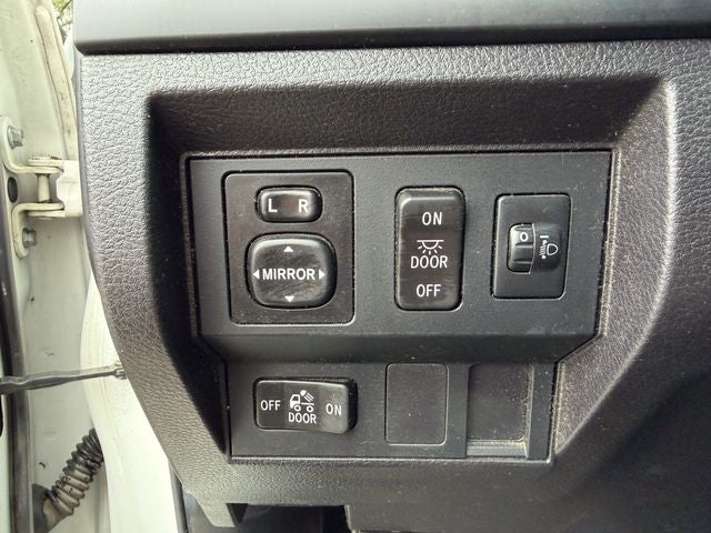 2015 Toyota Tundra SR