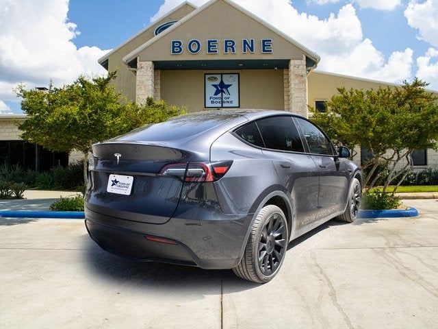 2024 Tesla Model Y Base