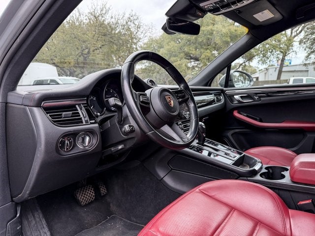 2023 Porsche Macan T