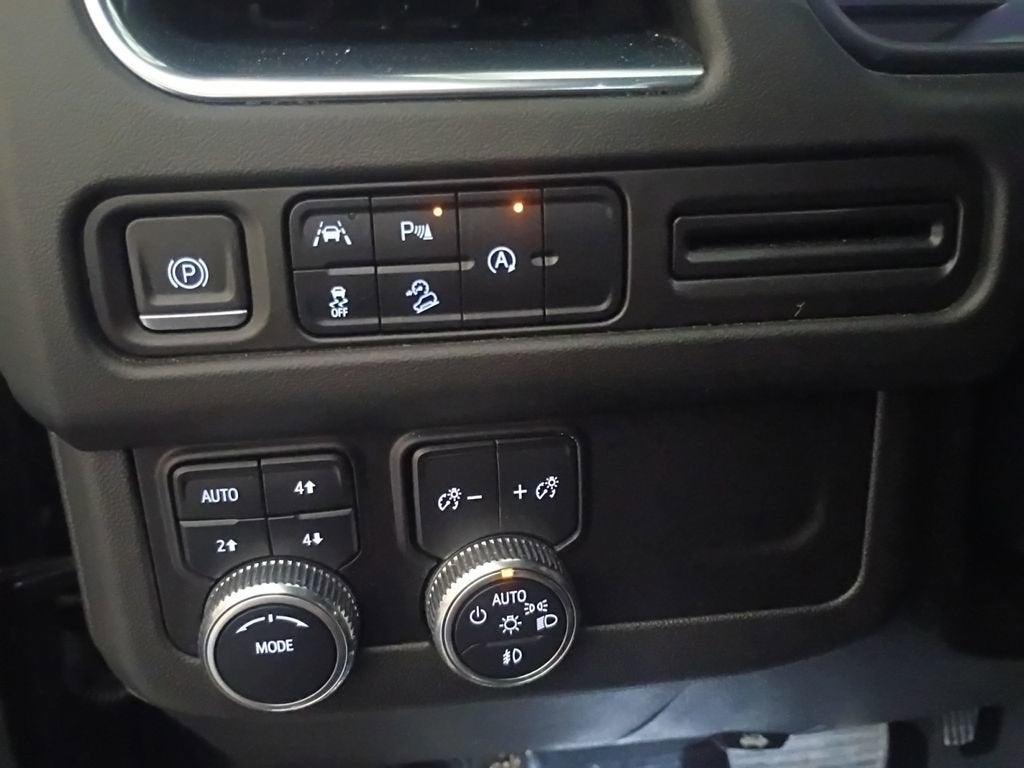 2023 GMC Yukon XL AT4