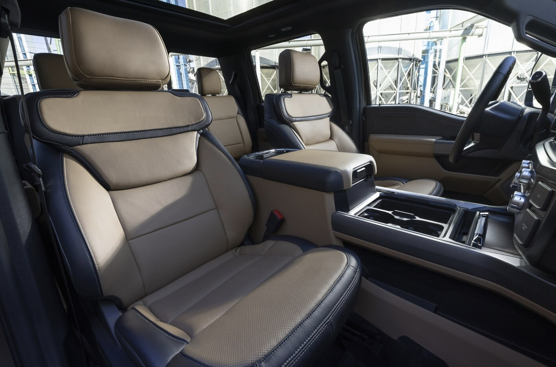 New 2024 Ford F-250 Super Duty Interior Features Near Me in Three Rivers, TX